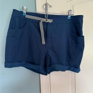 ZYIA Not Just a Trail Cuffed Active Shorts